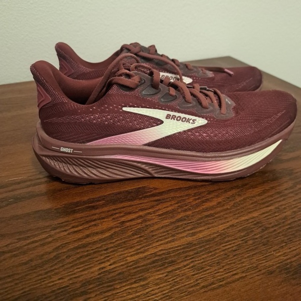 Brooks Ghost 17 Womens Running Shoes Burgundy Maroon DNA Loft Size 10 Medium